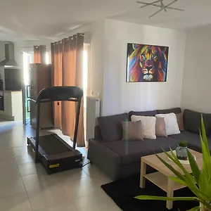 Appartement T2, Résidence Au Calme. Parking Privé, Marseille